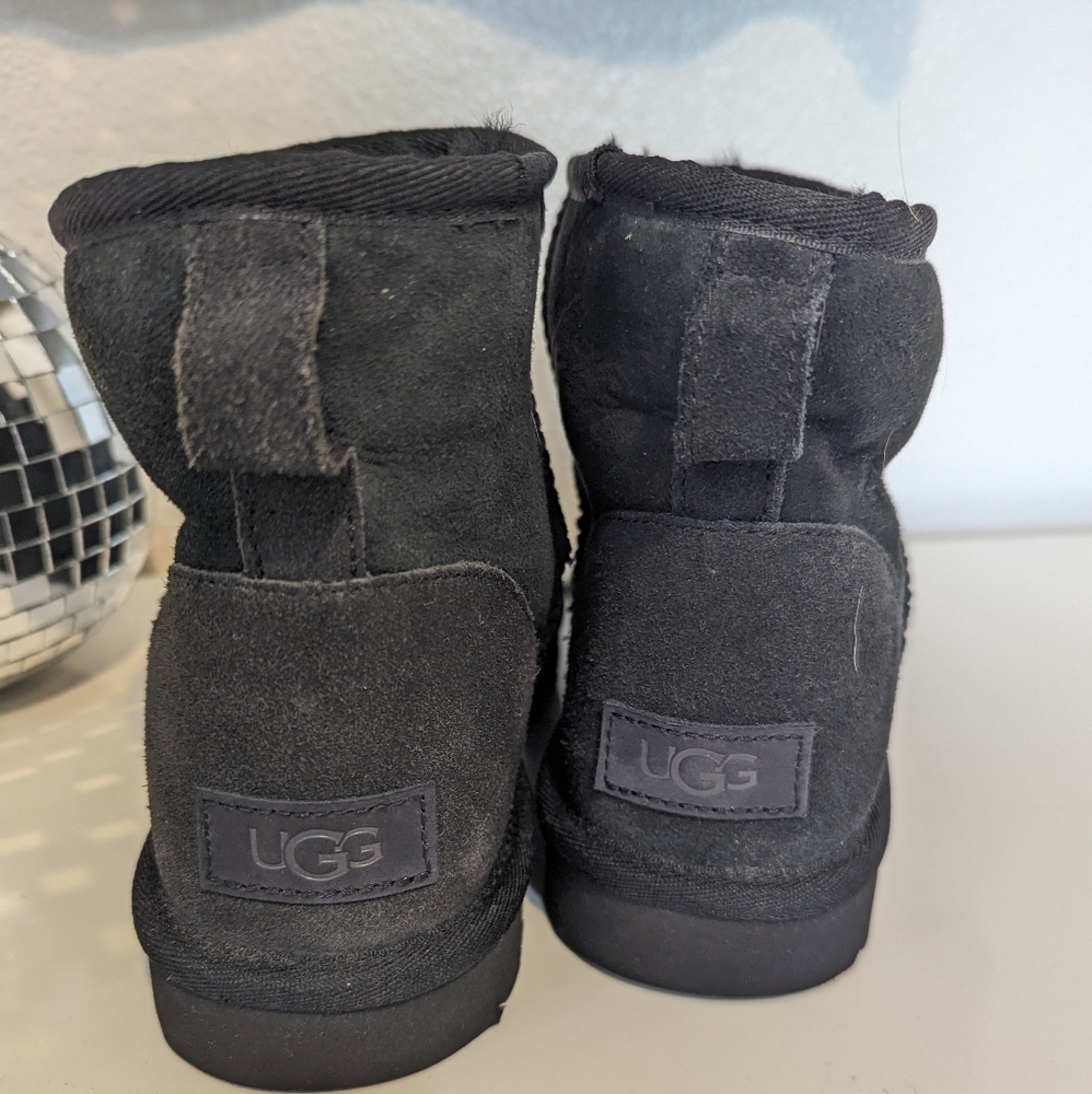 UGG Women's Classic Mini Boot Non-slip Winter Black Size W8 - Picture 4 of 8